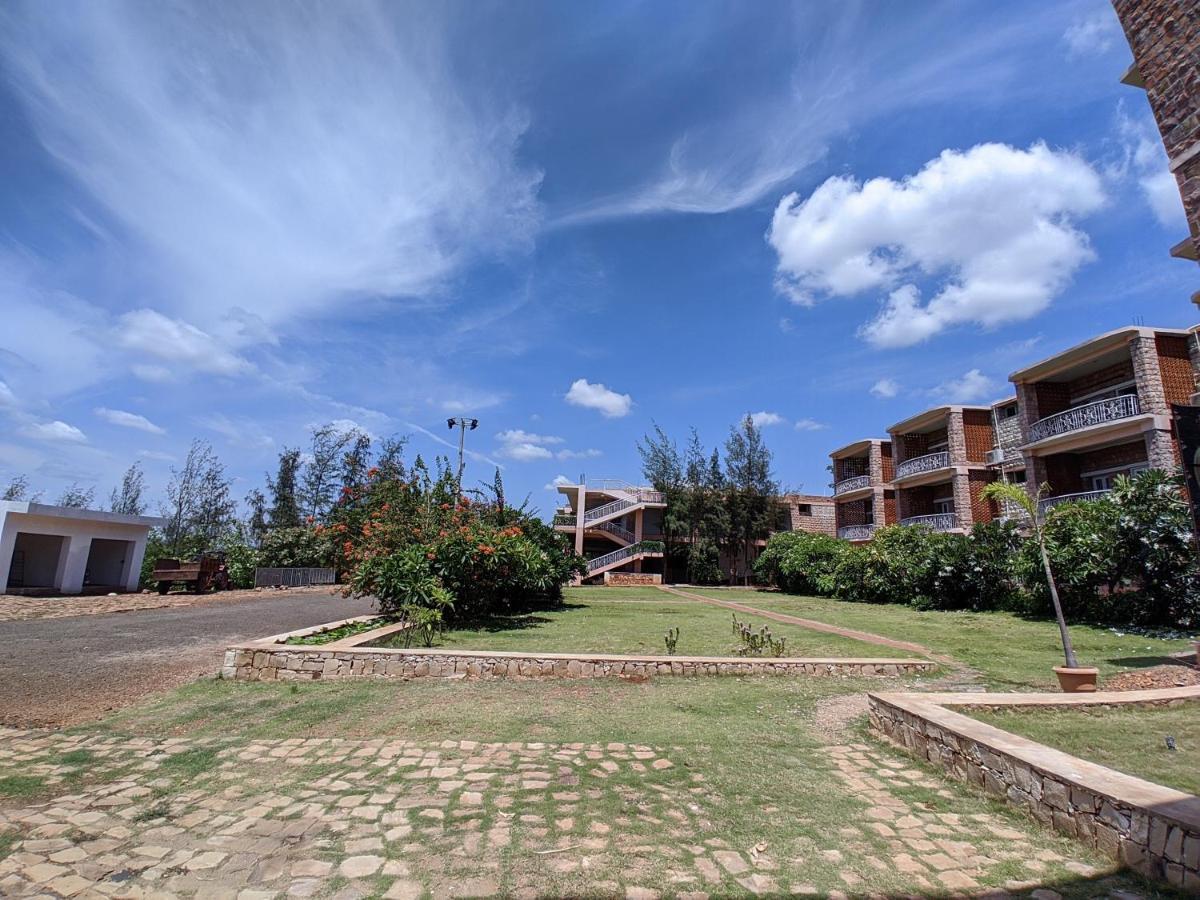 Kanthi Resorts Badami Bagalkot Ngoại thất bức ảnh