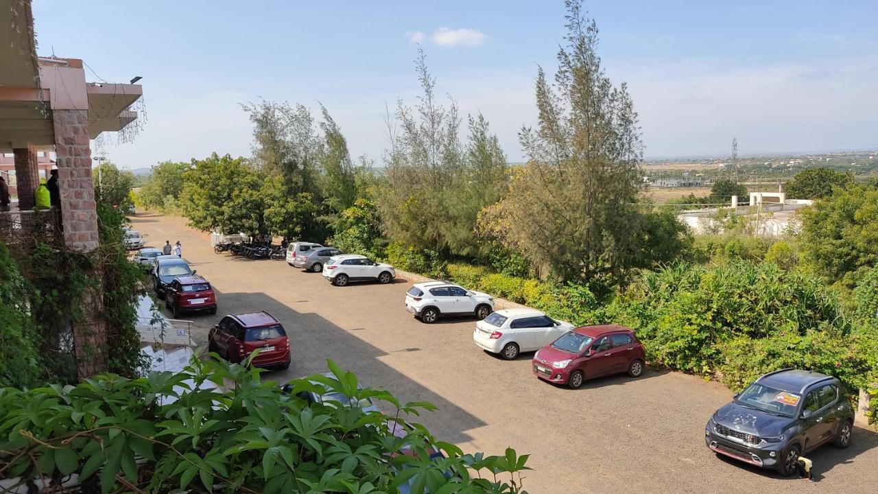 Kanthi Resorts Badami Bagalkot Ngoại thất bức ảnh