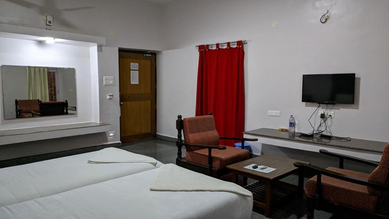 Kanthi Resorts Badami Bagalkot Ngoại thất bức ảnh