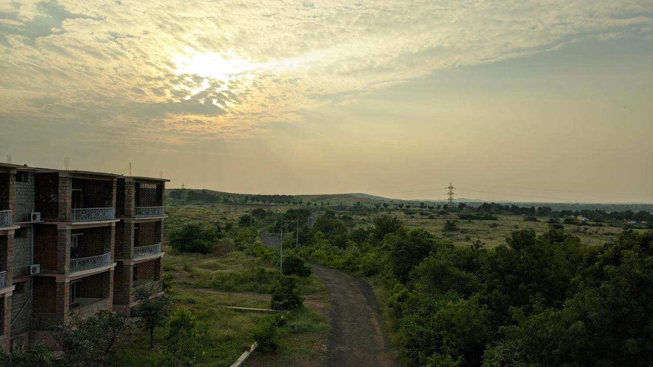 Kanthi Resorts Badami Bagalkot Ngoại thất bức ảnh