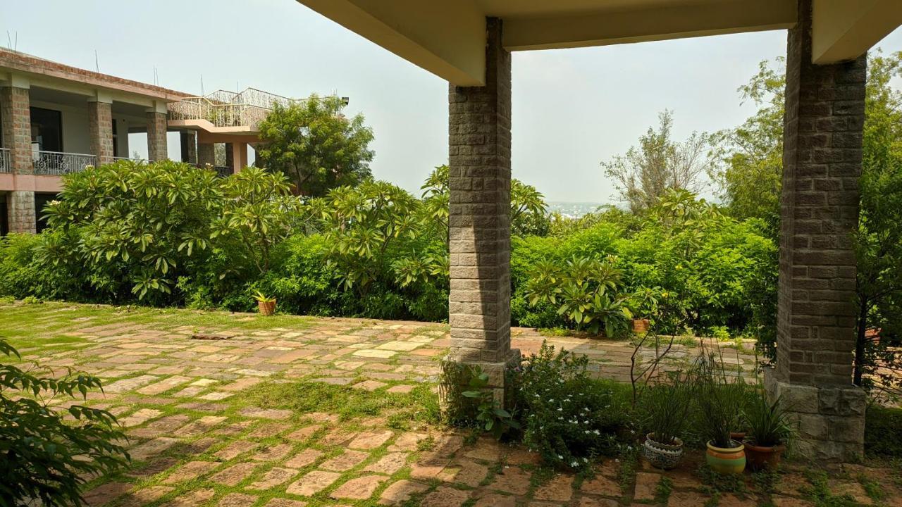 Kanthi Resorts Badami Bagalkot Ngoại thất bức ảnh