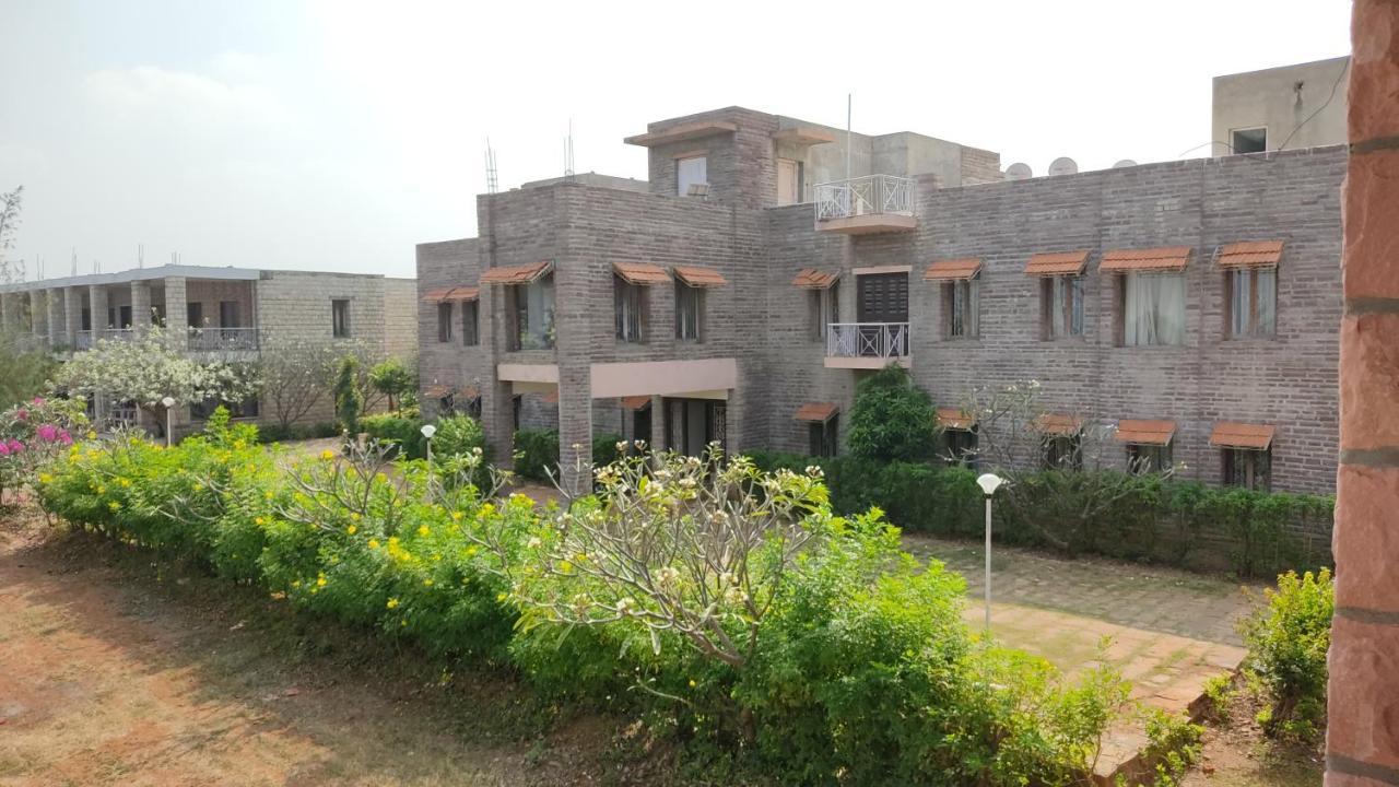 Kanthi Resorts Badami Bagalkot Ngoại thất bức ảnh