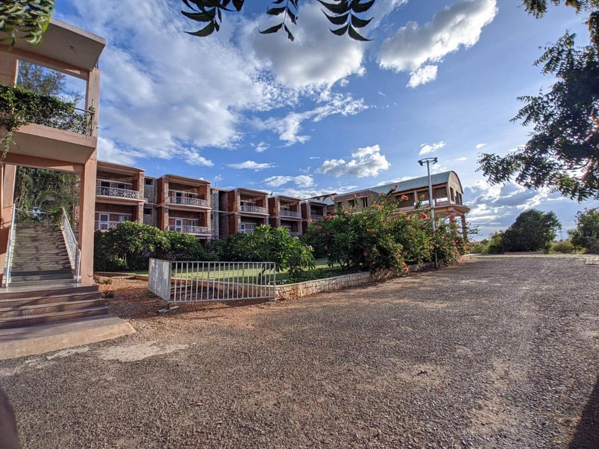 Kanthi Resorts Badami Bagalkot Ngoại thất bức ảnh