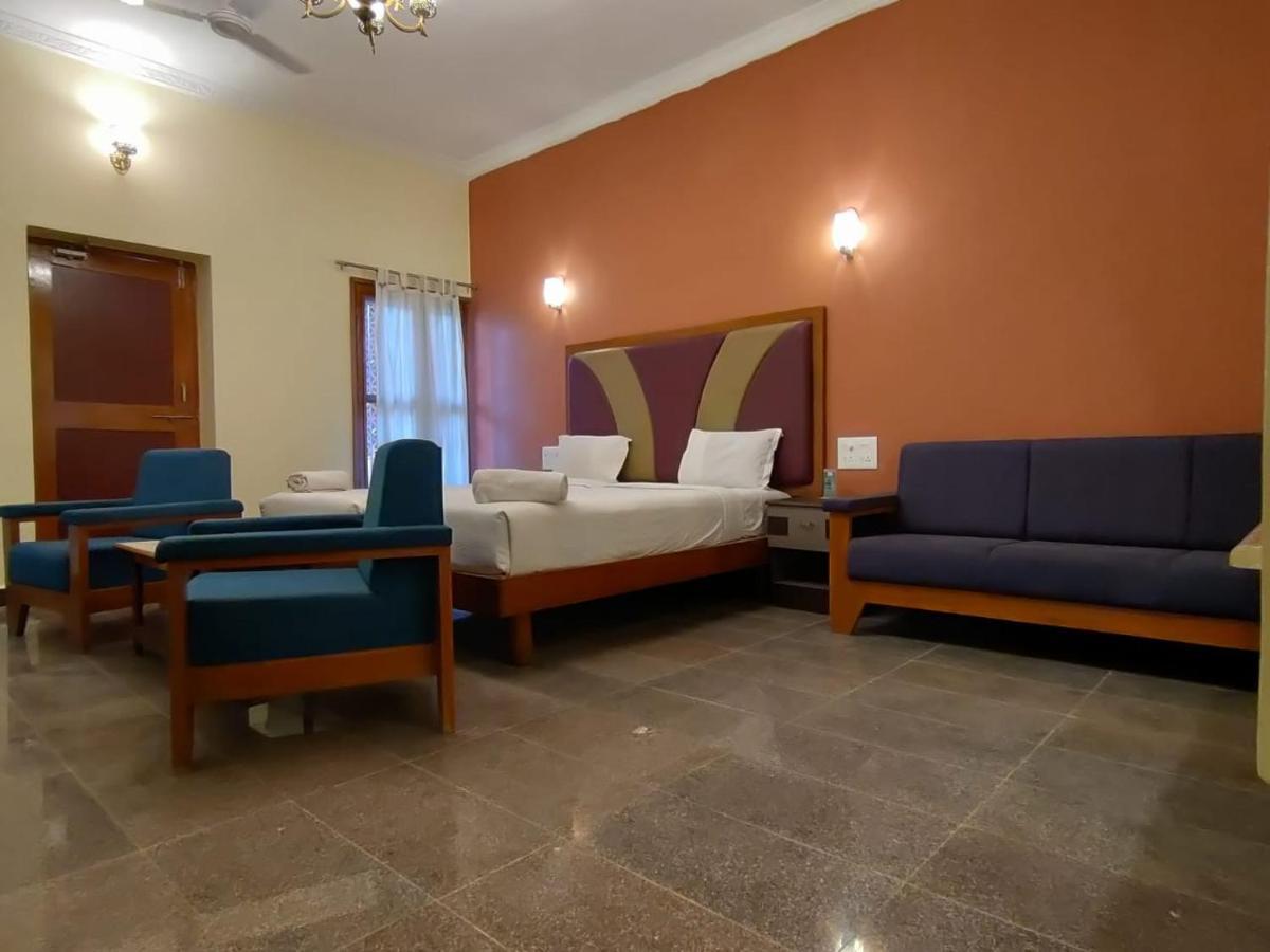 Kanthi Resorts Badami Bagalkot Ngoại thất bức ảnh