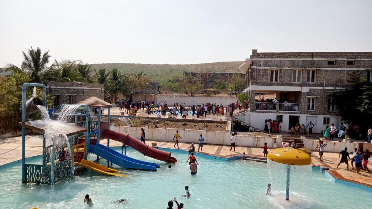 Kanthi Resorts Badami Bagalkot Ngoại thất bức ảnh
